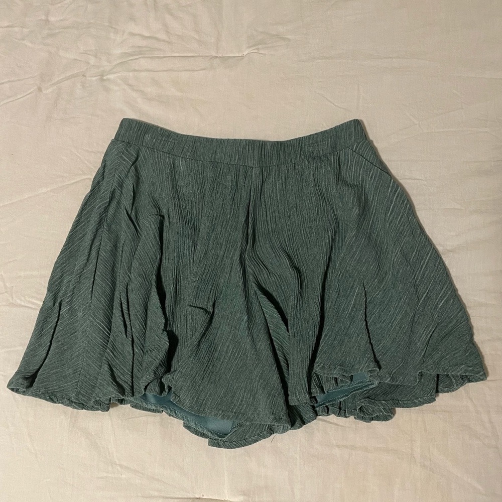 Charlotte Russe green flowy shorts